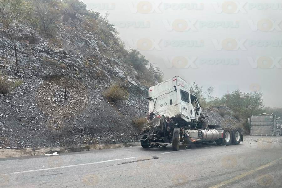 tractocamion pierde el control