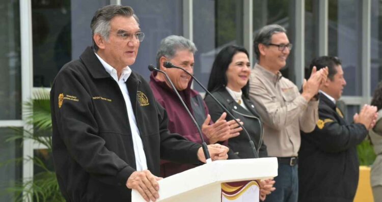 Mónica Villarreal acompañó al Gobernador