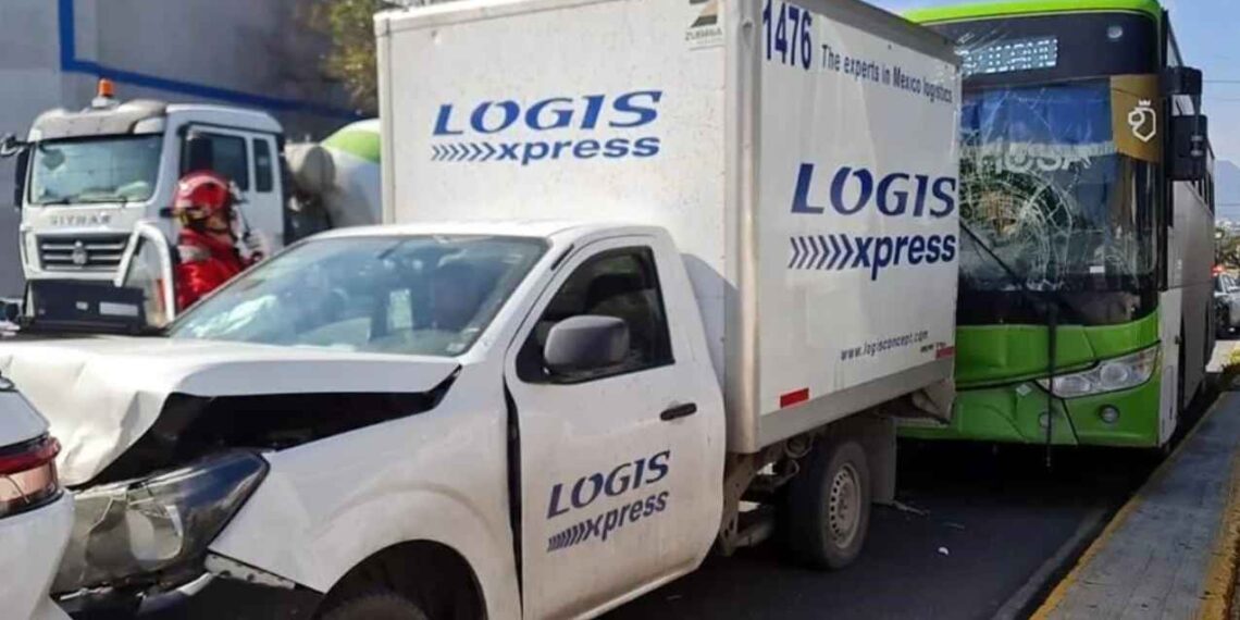 camión choque múltiple San Pedro