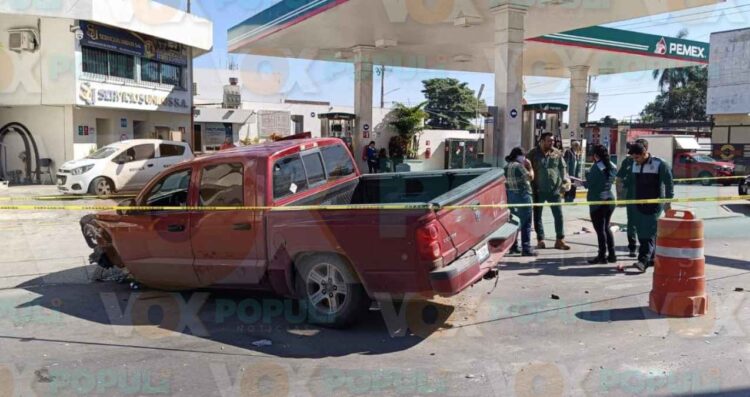 camioneta impacta semáforo Tampico