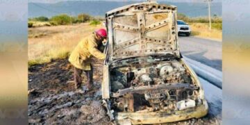 camioneta se incendia en el mante