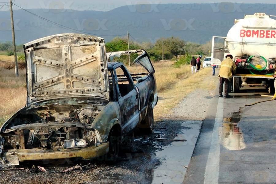 camioneta se incendia en el mante