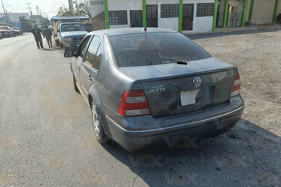 choque entre automóvil y motocicleta en Victoria