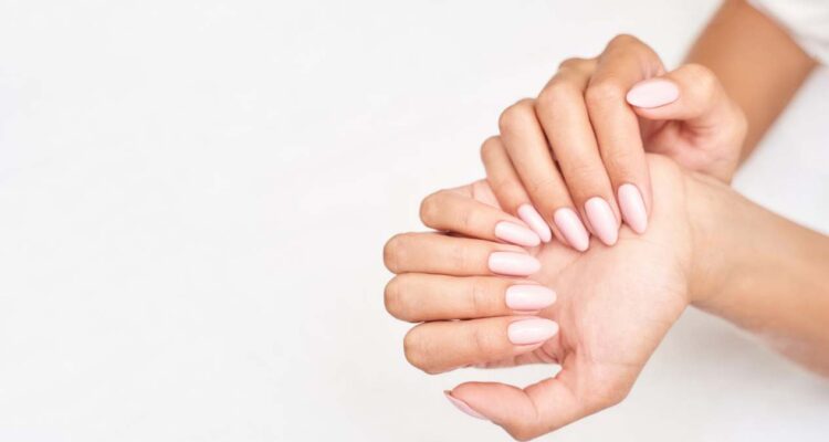 cuidar uñas manos