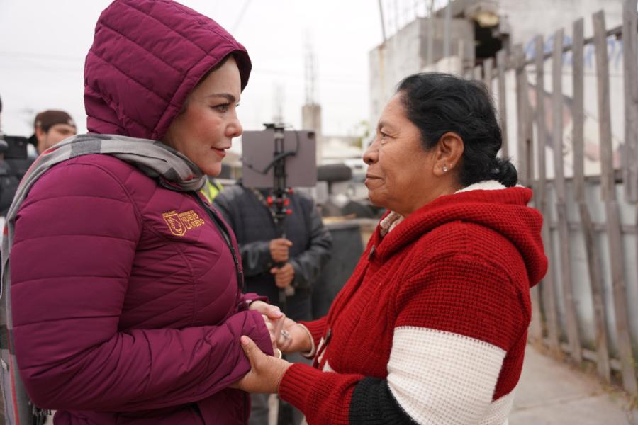 entrega de cobertores y calentadores en Nuevo Laredo