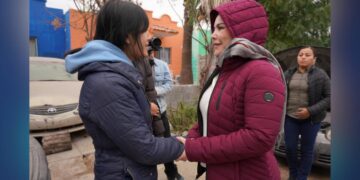 entrega de cobertores y calentadores en Nuevo Laredo