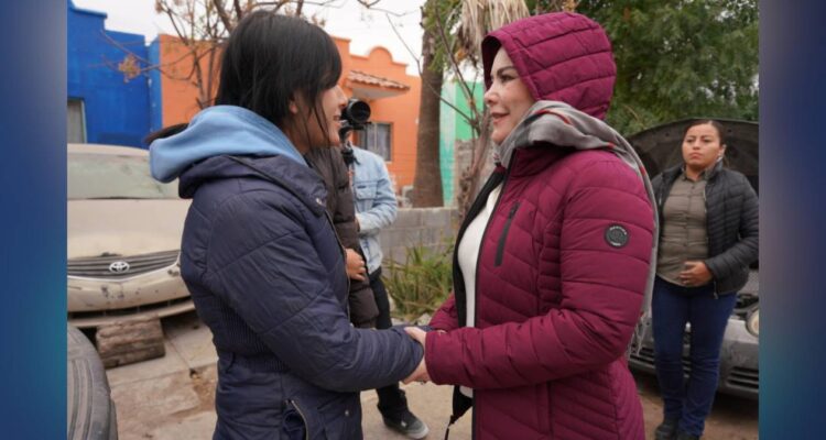 entrega de cobertores y calentadores en Nuevo Laredo