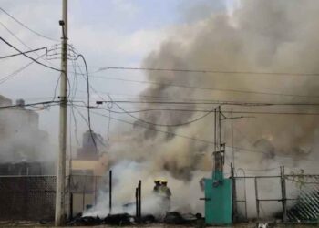 Fuerte incendio afecta dos casas en Hidalgo