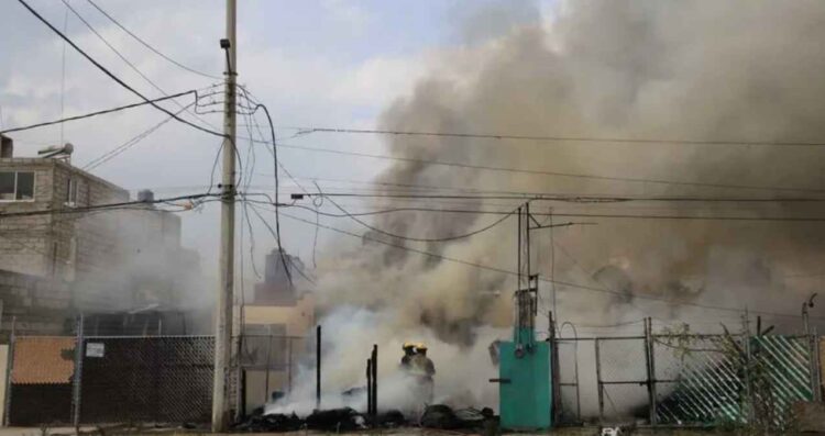 Fuerte incendio afecta dos casas en Hidalgo