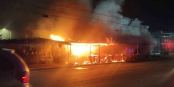 incendio consume negocio Ecatepec