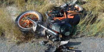 motociclistas chocan hospitalizados victoria