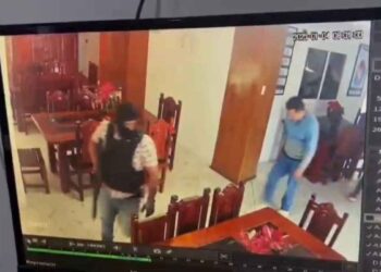 omando armado irrumpe en clínica y secuestra a productor de Telemundo (Video)