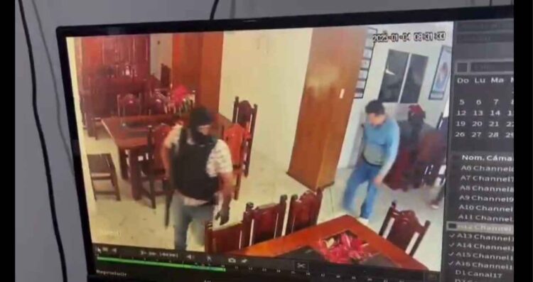 omando armado irrumpe en clínica y secuestra a productor de Telemundo (Video)
