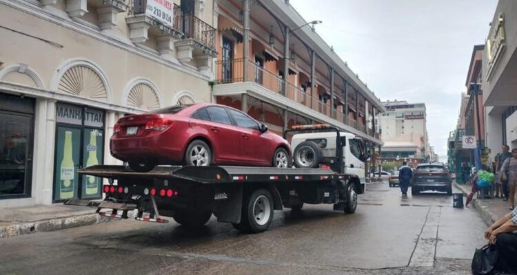 operativo grúa en centro de tampico