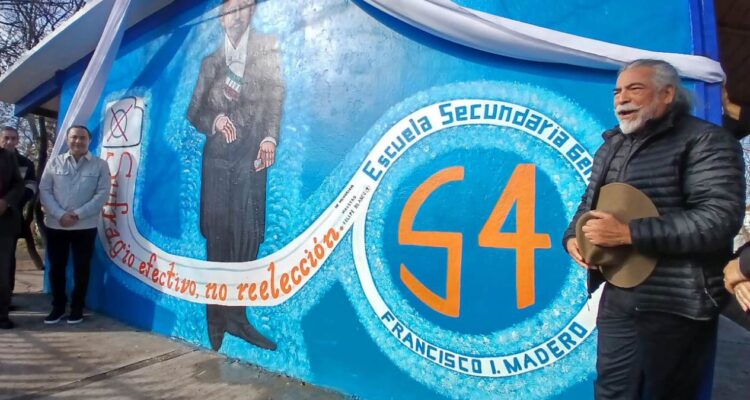 programa un mural para tu escuela