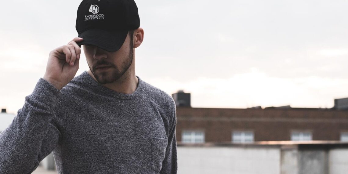 usar gorra todos los días significado