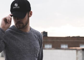 usar gorra todos los días significado