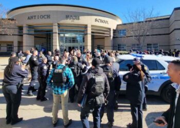 ¡Tiroteo en escuela de Nashville deja dos heridos! El atacante "ya no representa una amenaza"