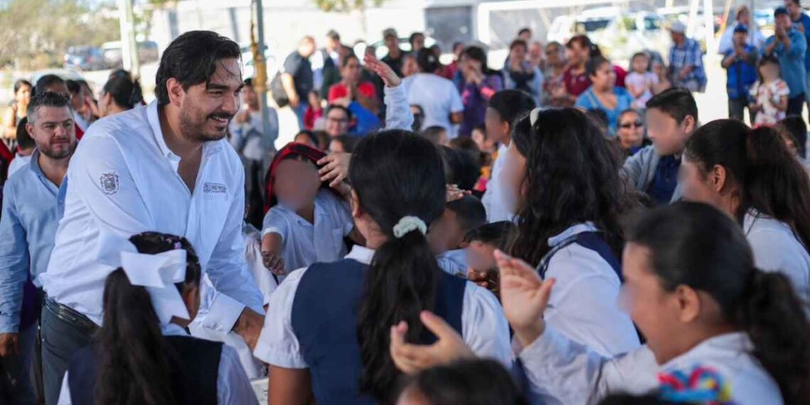 Carlos Peña invita a corte de Rosca de Reyes