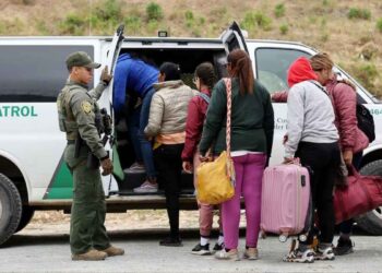 ¿Cuáles son las primeras ciudades donde buscarán a migrantes en EU