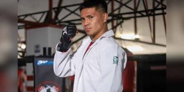 ¿Quién es el médico del IMSS que debutara en la UFC este 2025?