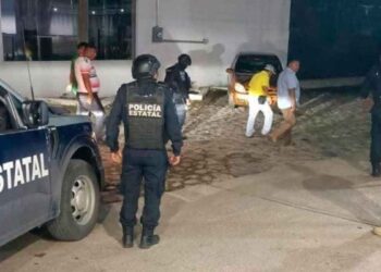 13 policías 2 funcionarios Tabasco