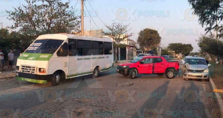 Acelerado conductor provoca fuerte choque múltiple en Ciudad Victoria