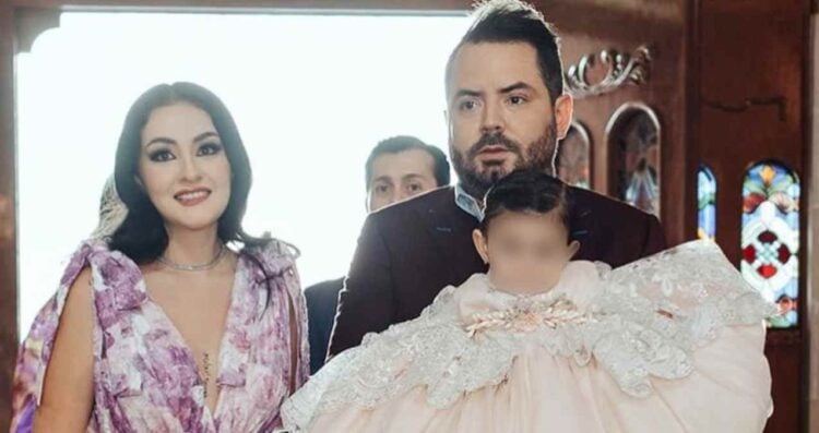 Alessandra Rosaldo reacciona emocionada al bautizo de Tessa Derbez