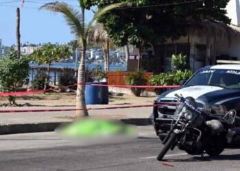 Asesinan a policía vial en Acapulco tras presuntamente levantarle una infracción a un conductor