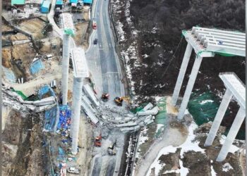 Así colapsó un puente en construcción en Corea del Sur: Dejo muertos y heridos VIDEO