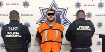 Atrapan a presunto asaltante de Oxxo tras rápida acción policial en San Nicolás, Nuevo León