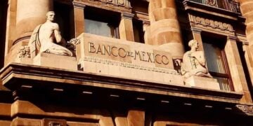 Banxico ‘se relaja’ y realiza un recorte de 50 puntos base en su tasa de interés