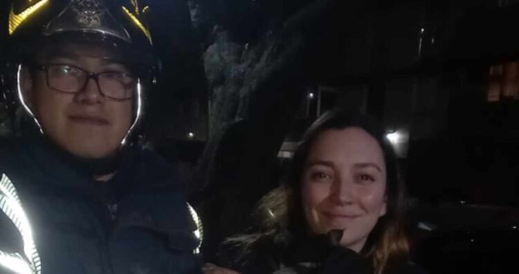 Bomberos rescatan a gatito de la querida actriz Regina Blandón