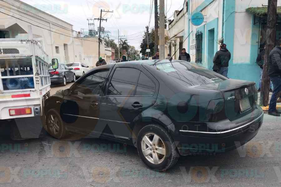 Camión causa accidente Victoria (2)