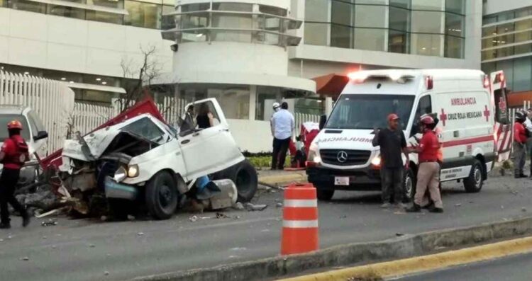 Camión causa muerte Monterrey