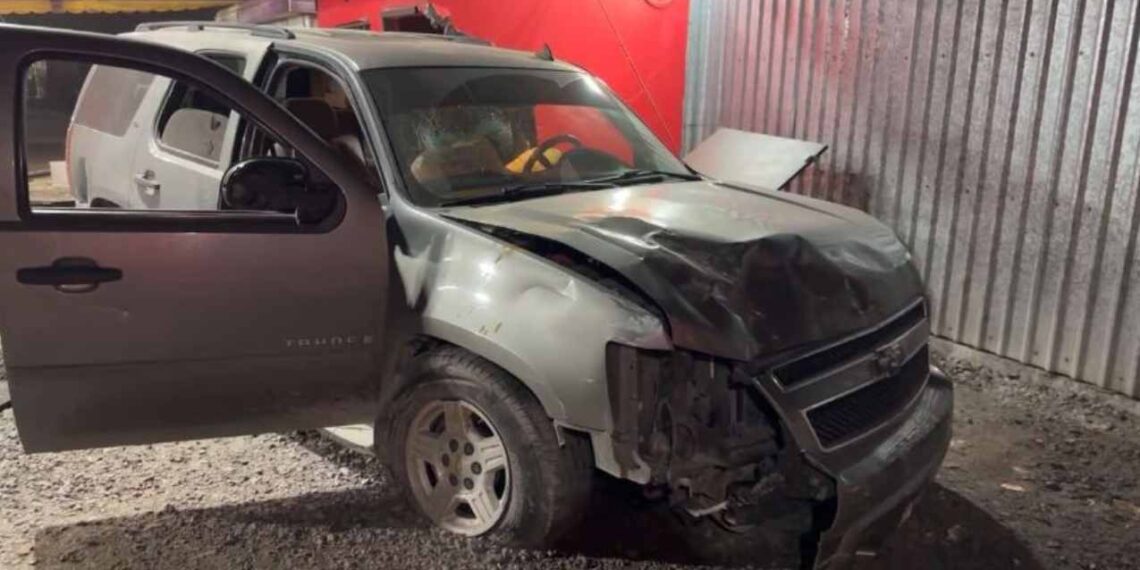 Camioneta choca contra taquería en Matamoros y es abandonada