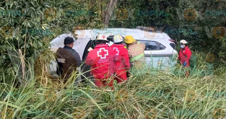 Camioneta vuelca y deja dos lesionados en el Corredor Luis Donaldo Colosio de Altamira, Tamaulipas