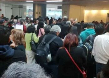 Campesinos bloquean Conagua CDMX