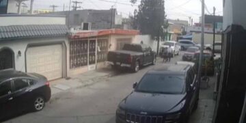 Captan en VIDEO el robo a pareja de adultos mayores en Monterrey