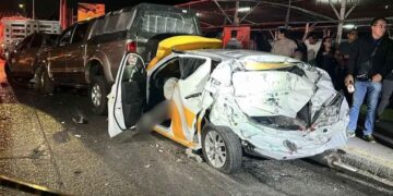 Carambola entre 10 vehículos en Guadalajara, Jalisco deja tres personas heridas