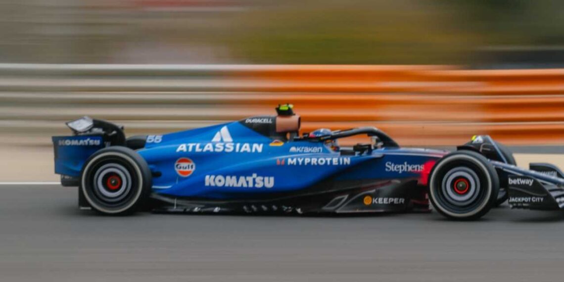 Carlos Sainz marca el mejor tiempo en las pruebas de Bahréin con Williams Racing