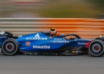 Carlos Sainz marca el mejor tiempo en las pruebas de Bahréin con Williams Racing
