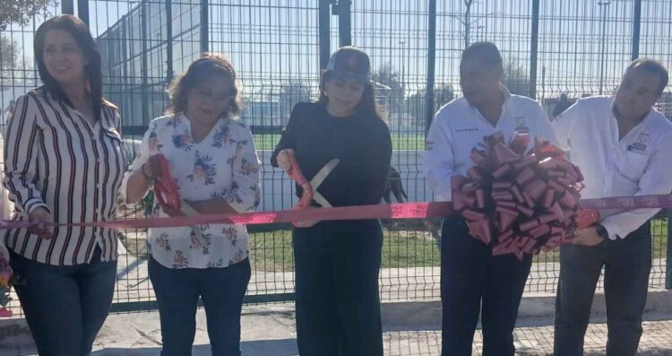 Carmen Lilia Canturosas Villarreal entrega rehabilitación de plaza y área recreativa en Nuevo Laredo