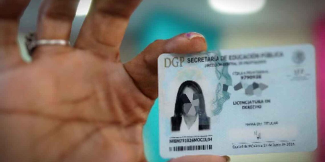 Cédula profesional: Personas que podrían perderla este 2025