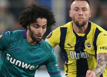 César Huerta debuta en la Europa League con derrota del Anderlecht ante Fenerbahce