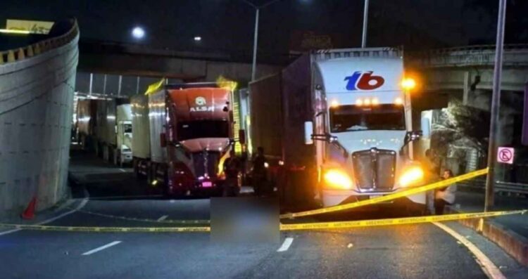 Chofer de tráiler atropella y mata a joven motociclista en la Carretera Nacional
