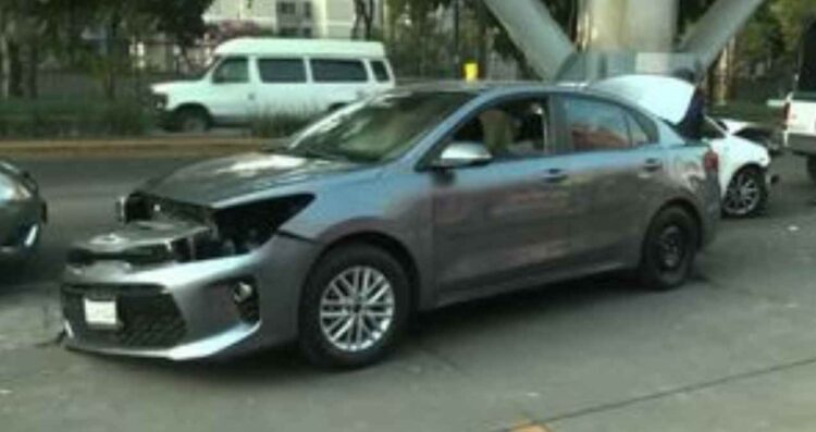 Choque entre 2 vehículos deja 5 lesionados en la CDMX