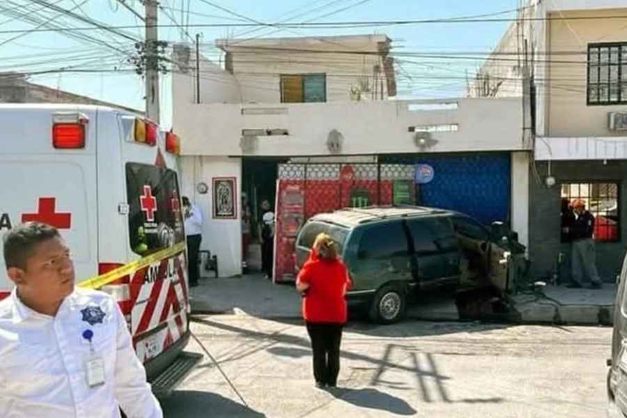 Choque entre 2 vehículos deja a un hombre sin vida en la colonia San Gilberto de Santa Catarina, NL