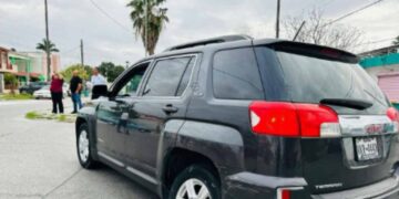 Choque entre camioneta y vehículo deja solo daños materiales en Matamoros, Tamaulipas