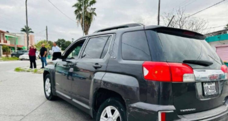 Choque entre camioneta y vehículo deja solo daños materiales en Matamoros, Tamaulipas
